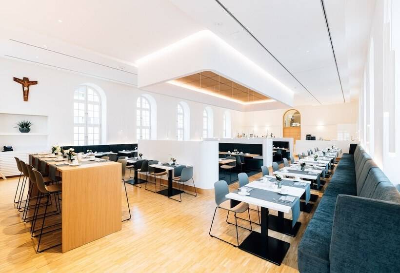 هتل Bildungs Und Tagungshaus Liborianum