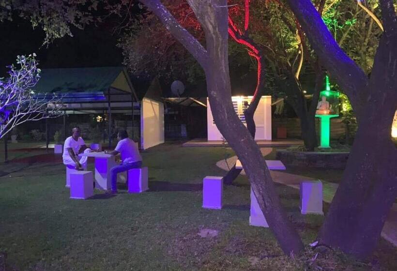 ホテル Elephant Entrance