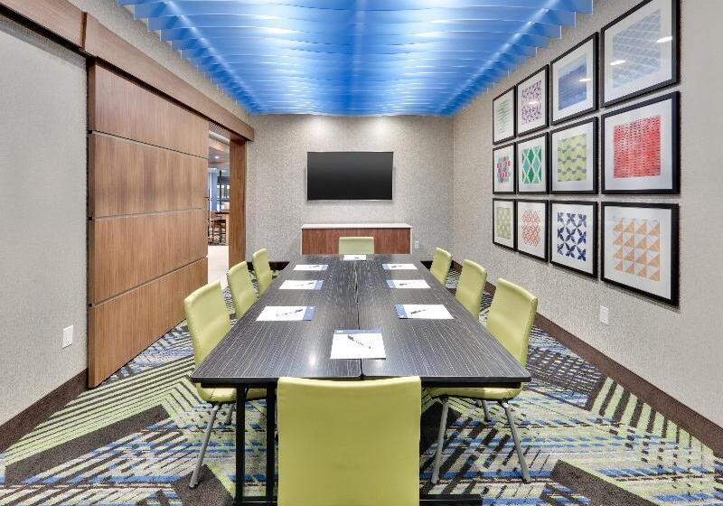 בית מלון כפרי Holiday Inn Express & Suites Fort Worth North   Northlake, An Ihg