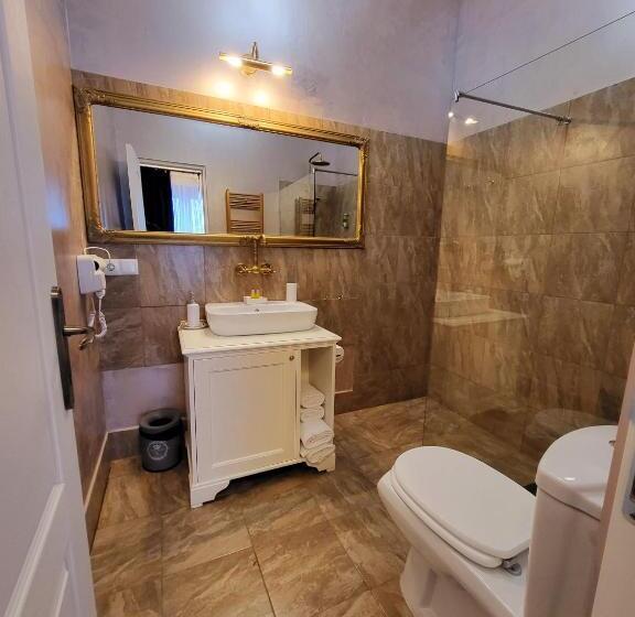 هتل Nf Palace Old City Bucharest