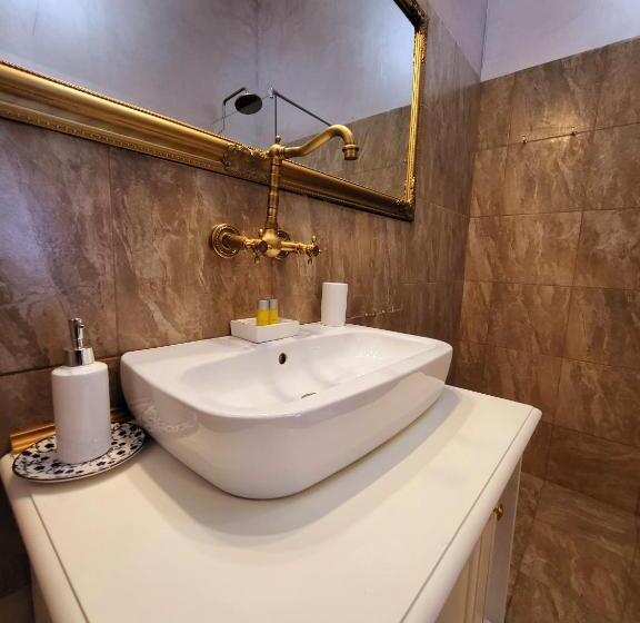 هتل Nf Palace Old City Bucharest