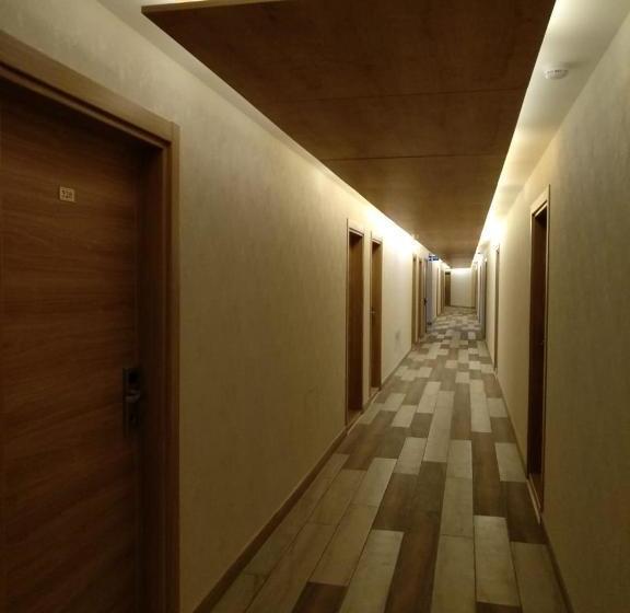 هتل David Apt On Bakuriani Orbi Palace