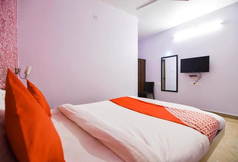 Отель Oyo 36668 Om Resort