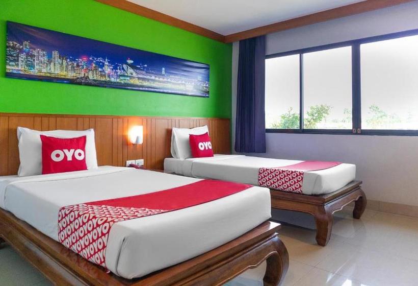 Отель Oyo 728 The Hopp Airport