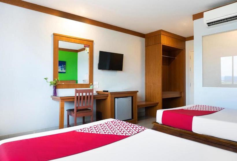 Отель Oyo 728 The Hopp Airport