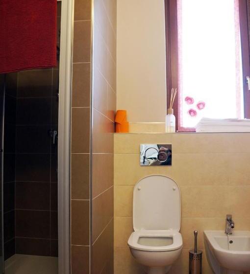 بنسيون Alexander Rooms