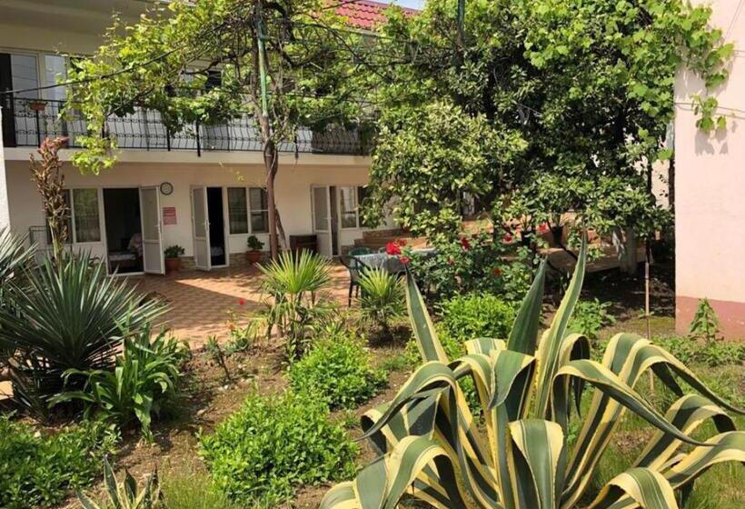 پانسیون Guest House On Demerjipa