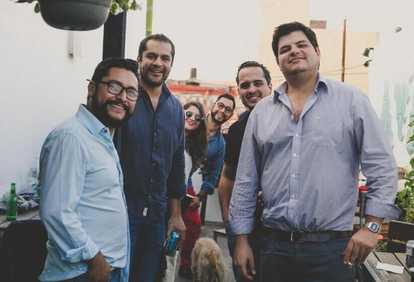 Пансион Monkey Safari Hostel