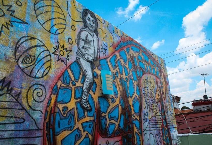 Пансион Monkey Safari Hostel