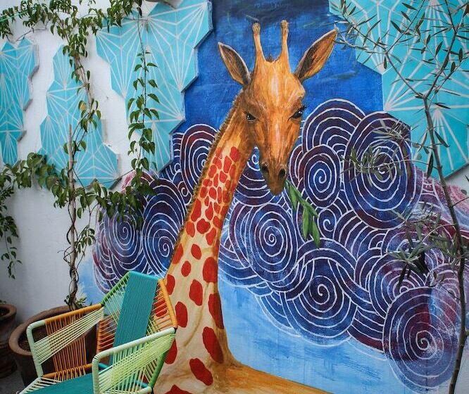 Пансион Monkey Safari Hostel