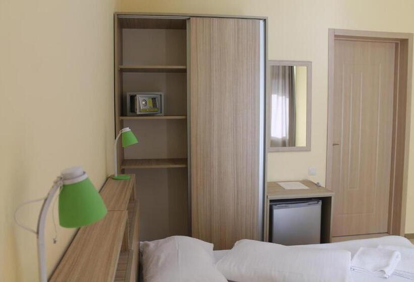 پانسیون Okro Life