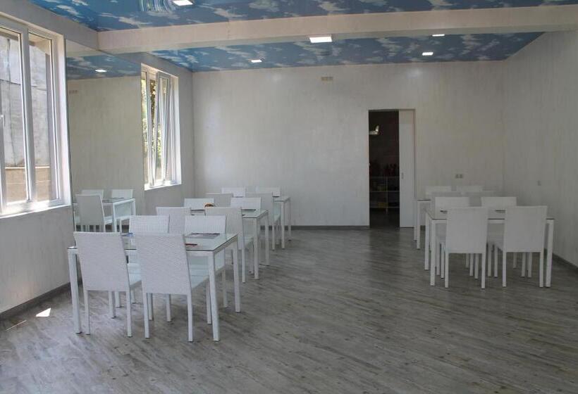 پانسیون Okro Life