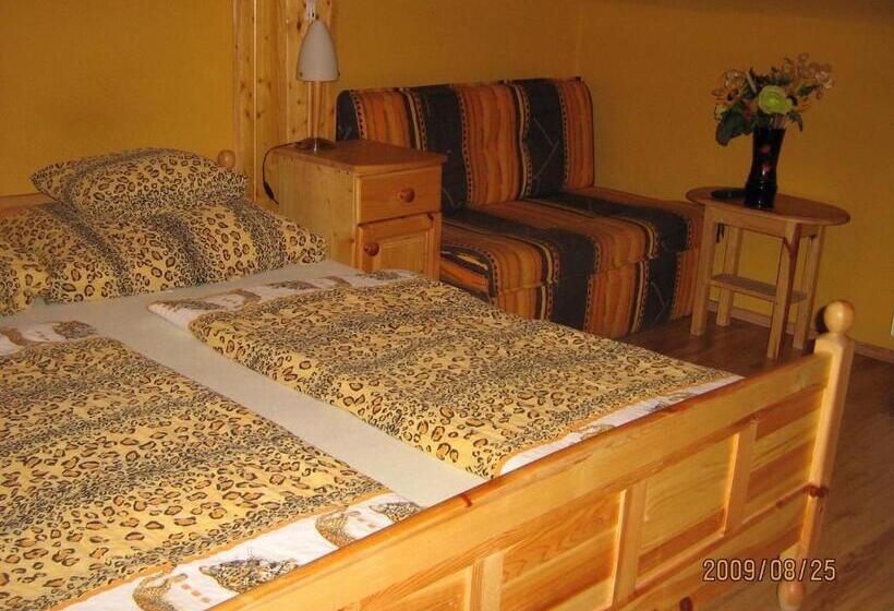 פנסיון Tavi Fészek Fogadó