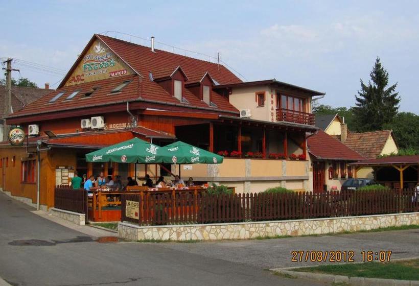 פנסיון Tavi Fészek Fogadó