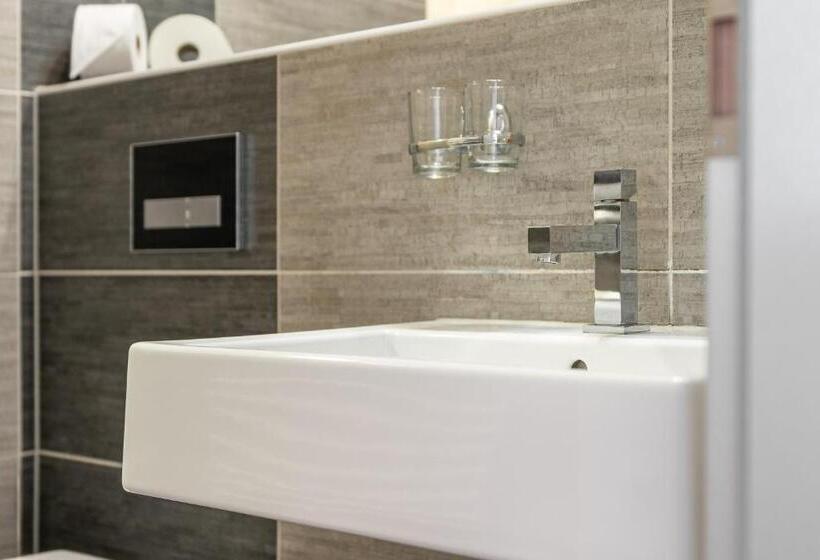 膳宿费 Vila Jiřinka