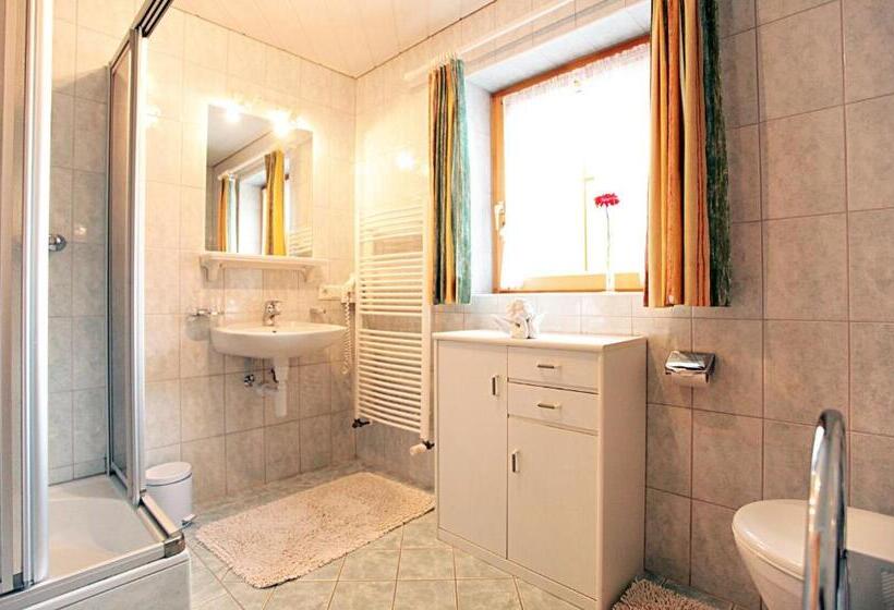 بنسيون Bergkristall