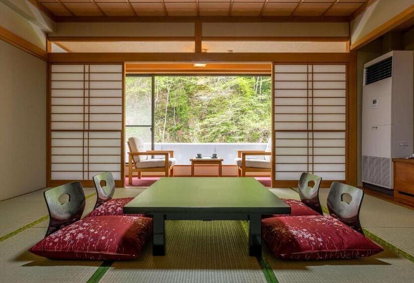 ريوكان Nikko Nationalpark Kawamata Onsen Kura