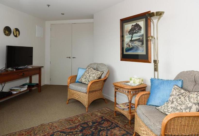 Top Of The Town Bed & Breakfast