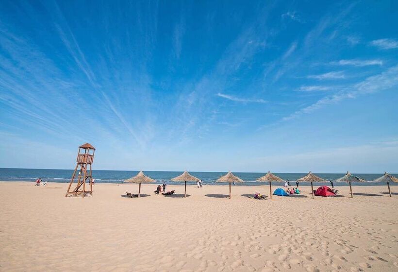 Arcadia Seaside Holiday Hotel Beidaihe