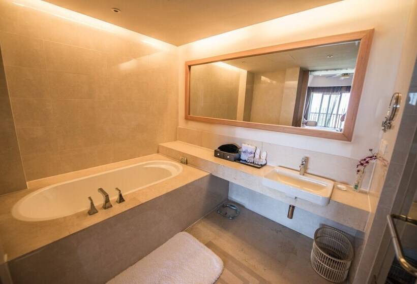 Arcadia Seaside Holiday Hotel Beidaihe