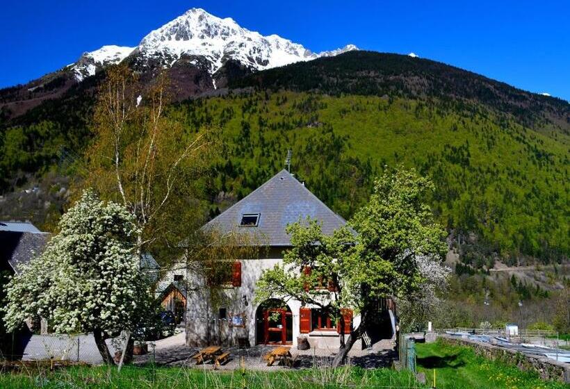 Отель Auberge La Cure