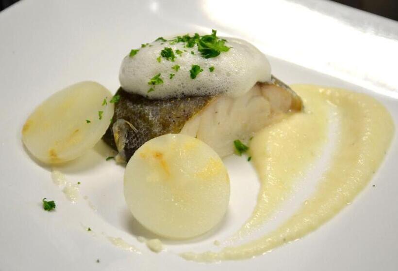 Отель Auberge La Cure