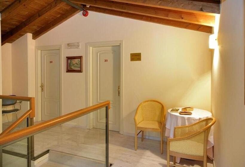 ホテル Ristorante Miralago