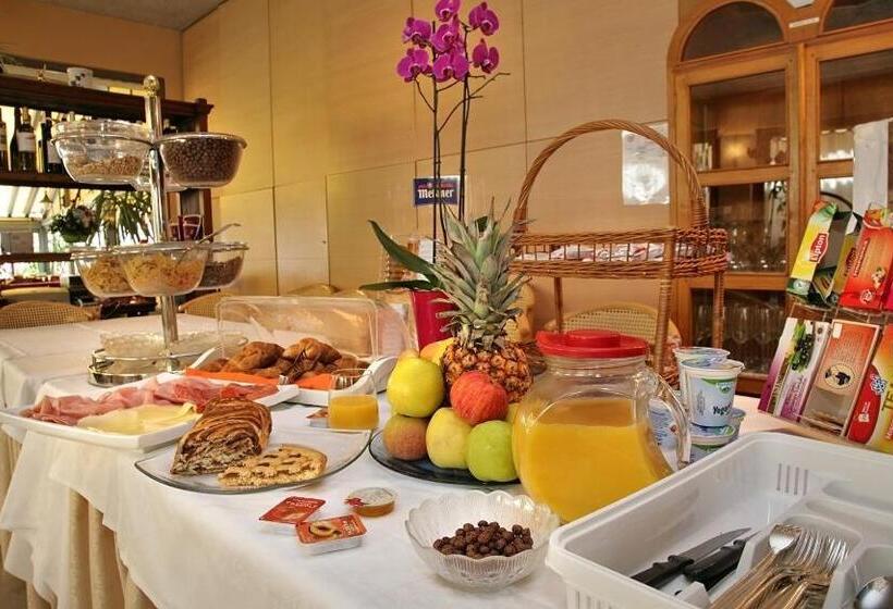 ホテル Ristorante Miralago