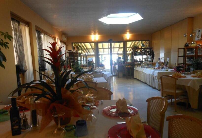 ホテル Ristorante Miralago