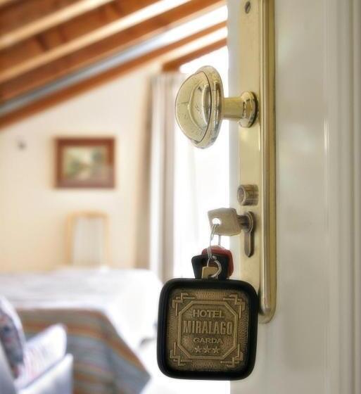 ホテル Ristorante Miralago