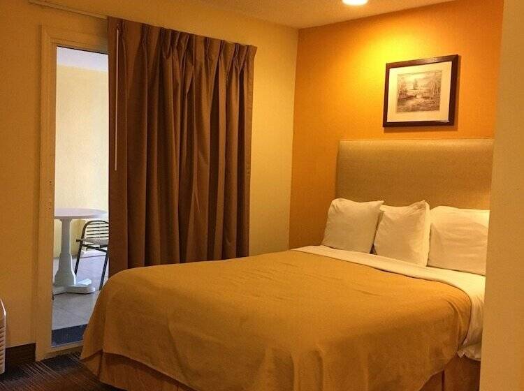 فندق St. Augustine Island Inn