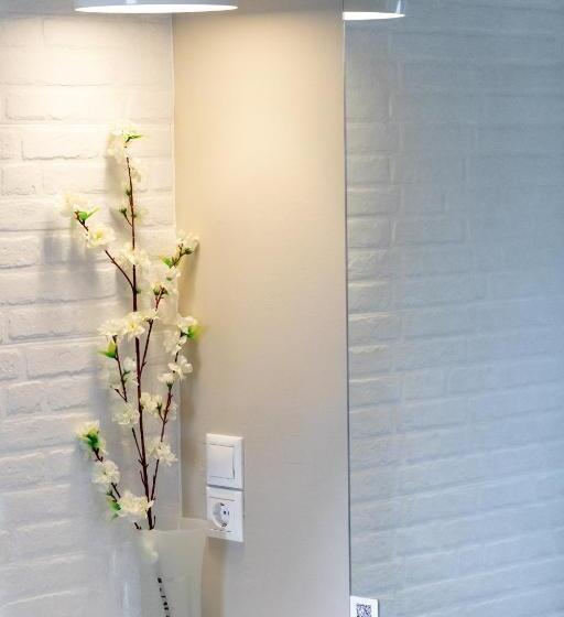 Ampoulos Rooms & Apartments