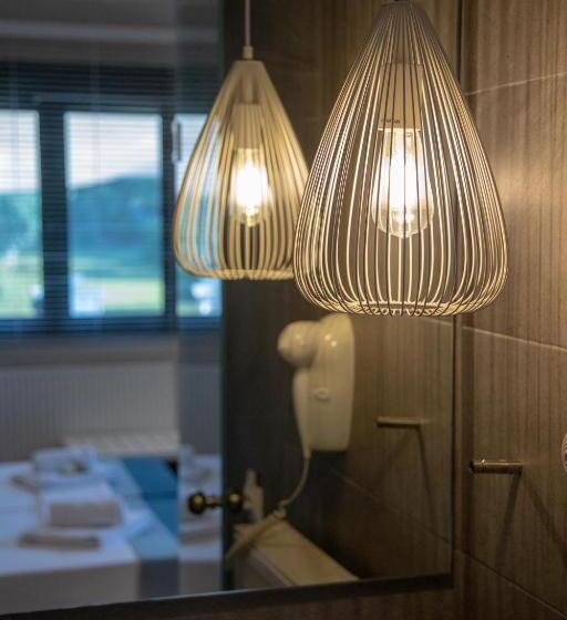 Ampoulos Rooms & Apartments