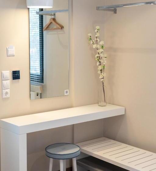 Ampoulos Rooms & Apartments