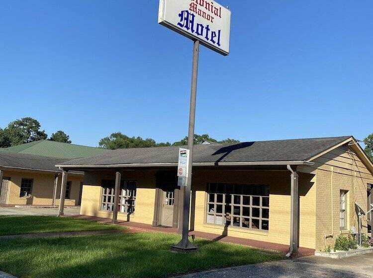 Colonial Manor Motel