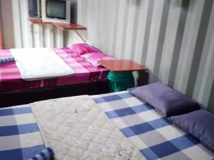 هتل 5 Stone Cabin Chalet
