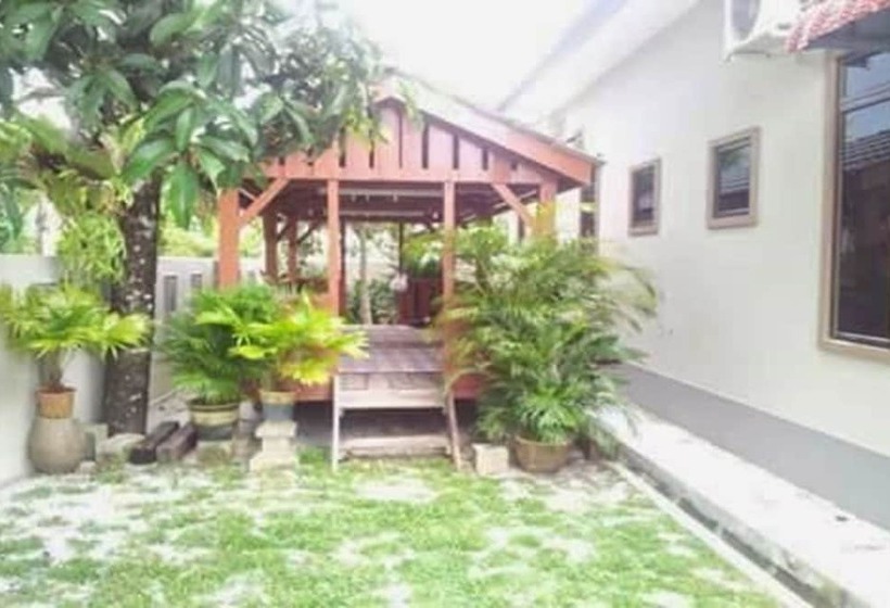 Hotel Arrayyan Guesthouse & Homestay