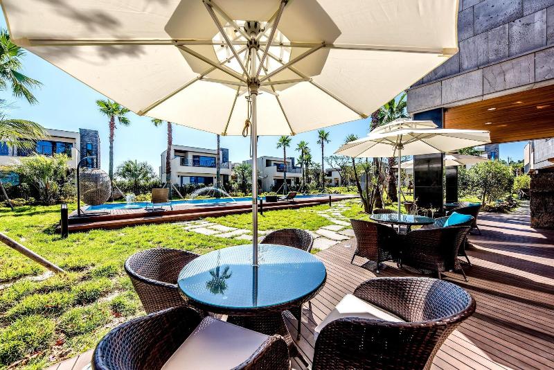 호텔 Arts Spa And Pool Villa