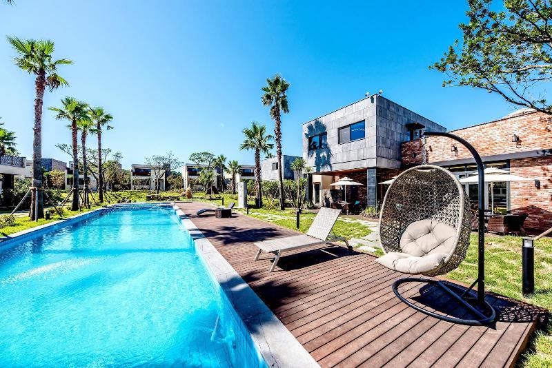 호텔 Arts Spa And Pool Villa