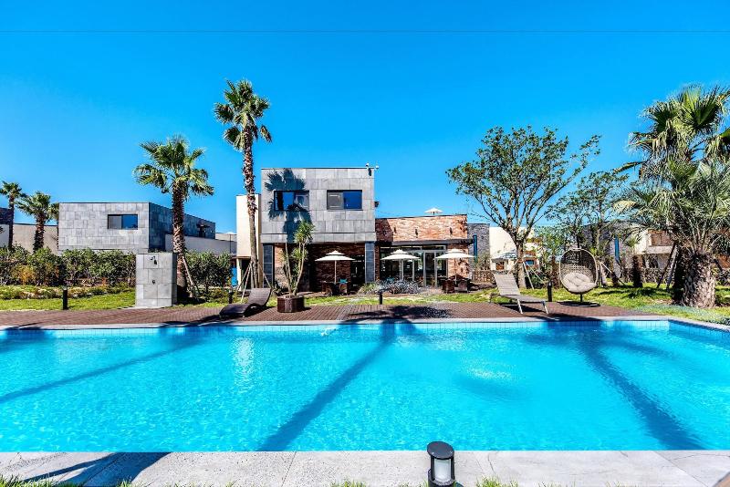 호텔 Arts Spa And Pool Villa