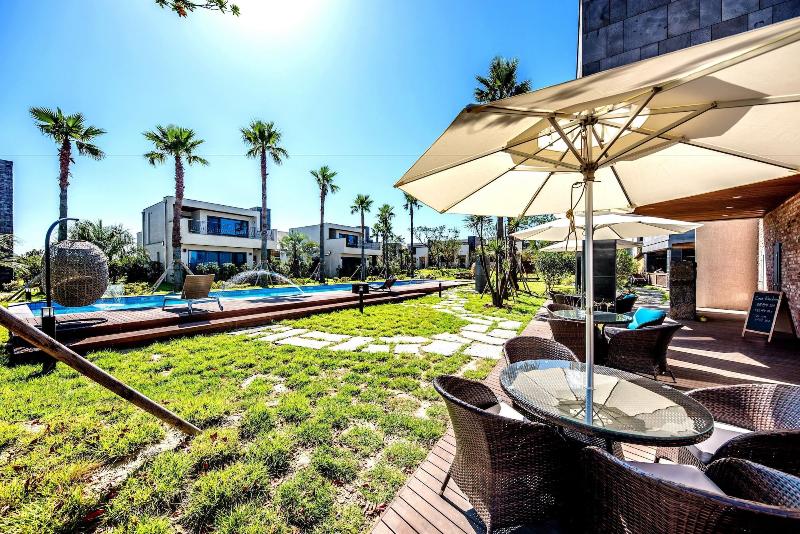 호텔 Arts Spa And Pool Villa