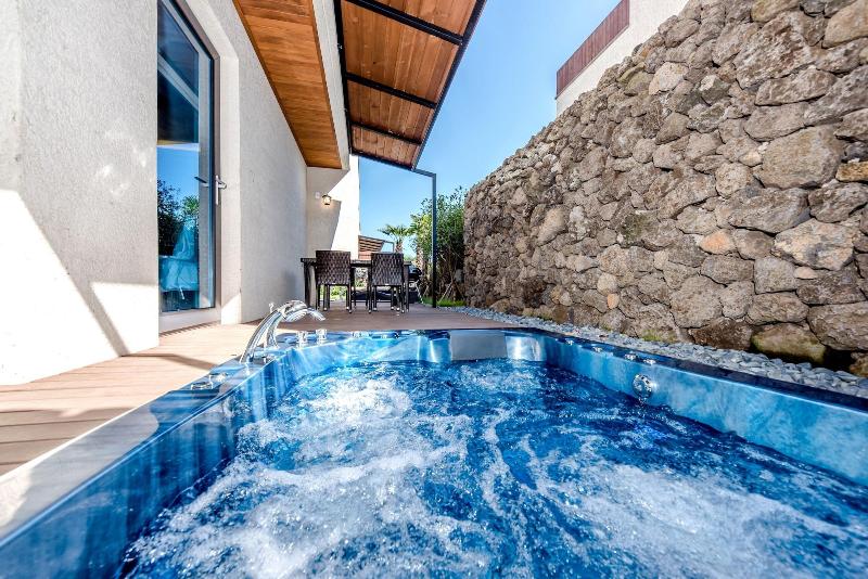 호텔 Arts Spa And Pool Villa