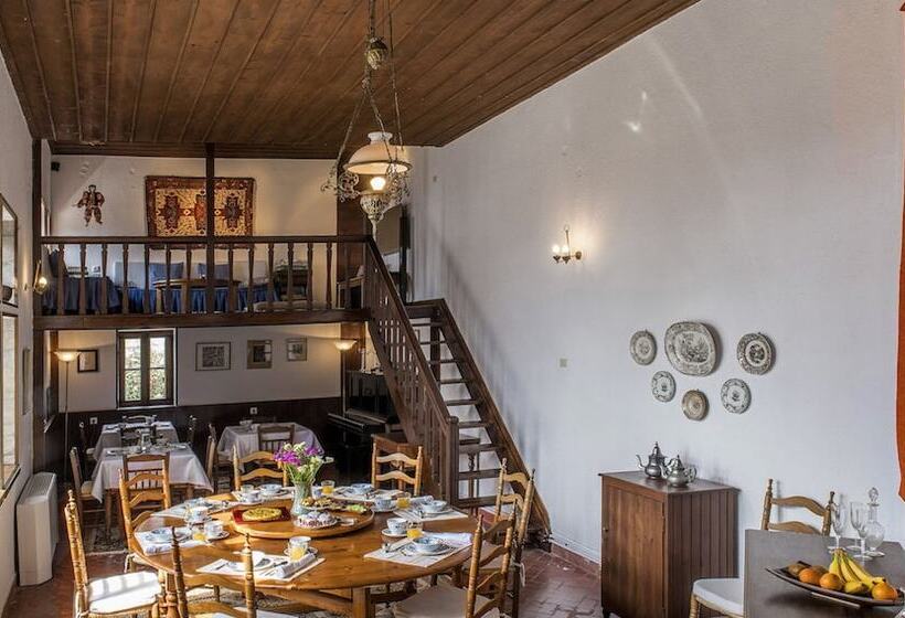 בית מלון כפרי Arxontiko Mytilineou   Skretaion