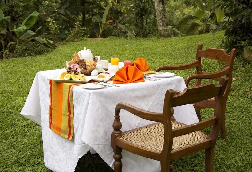 호텔 Athulya Villas