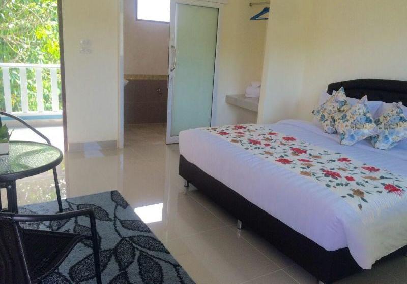 Отель Baan Kalaya Garden