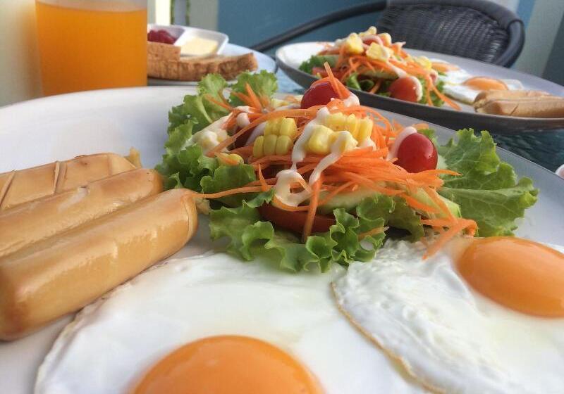 Отель Baan Kalaya Garden