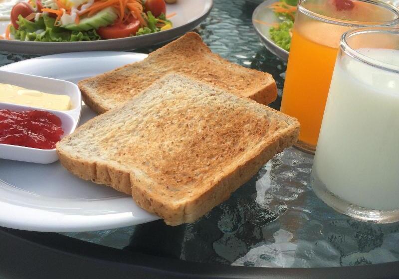 Отель Baan Kalaya Garden