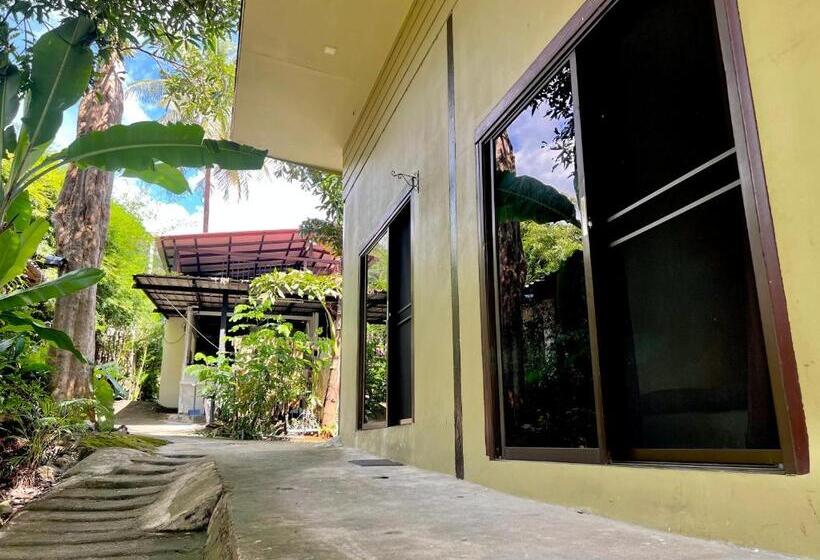 Отель Sleep Inn Lonely Beach