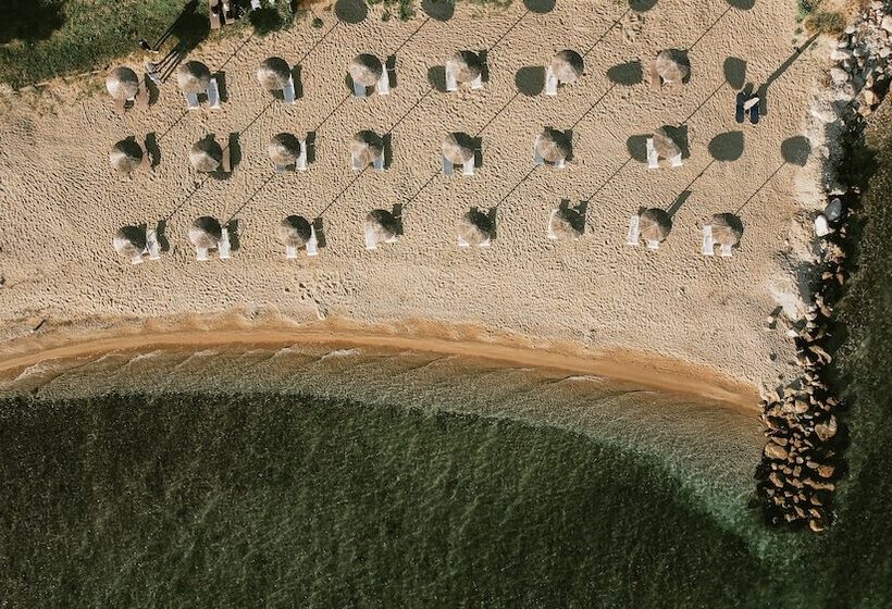 فندق Calma Beach