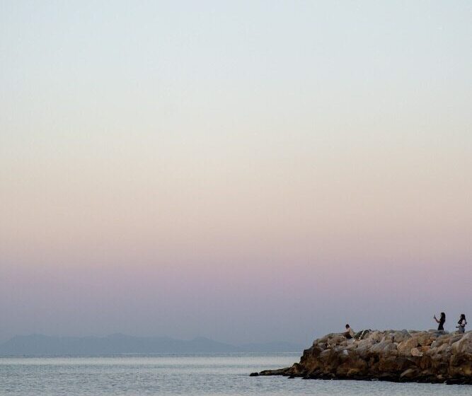 فندق Calma Beach